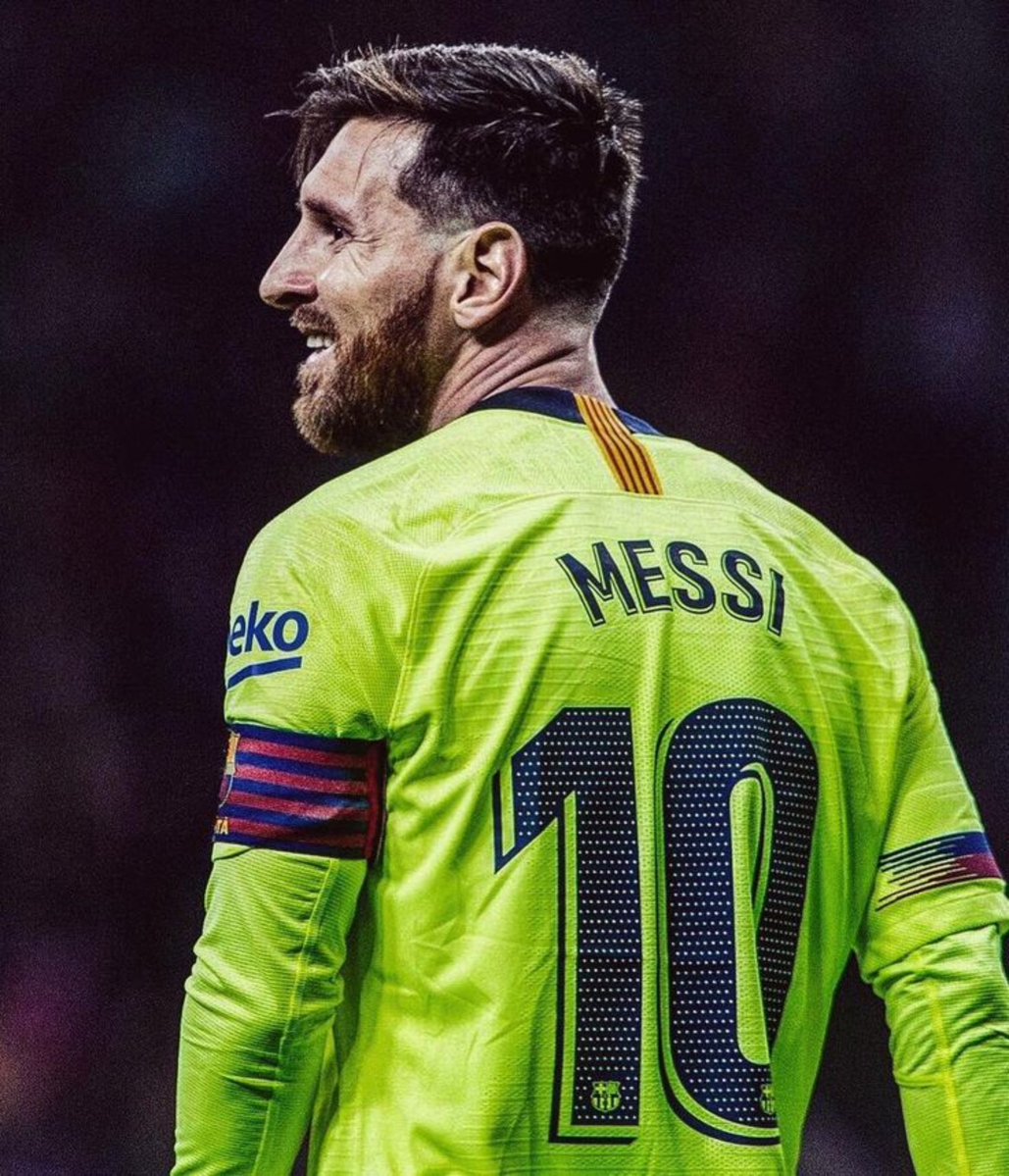 ExposingMessi's tweet photo. Messi stats in Stamford Bridge, Anfield, Alianz Arena, Old Trafford, Alianz Stadium &amp; San siro in Champions League (Chelsea, Liverpool, Bayern, Manchester United, Juventus, Milan &amp; Inter stadiums)

- 23 matches
- 4 goals
- 2 non-penalty goals https://t.co/uOUDYo7UIW
