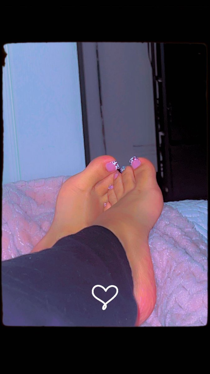 prettydesires69's tweet photo. https://t.co/A34AfWl3D3 🥵🦶🏽✨ https://t.co/0RfUOsoi98