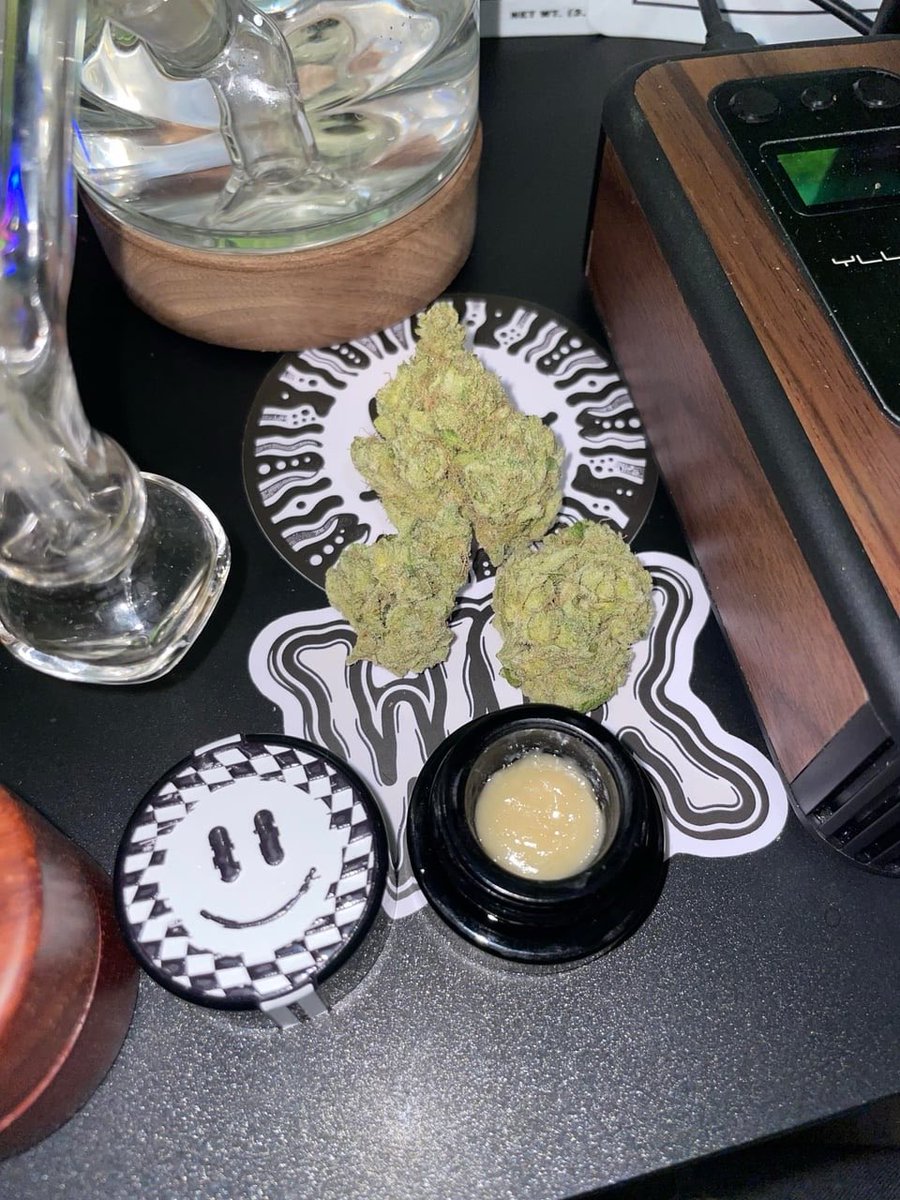 Exoticgasoline's tweet photo. Mad Honey & Banana OG
#lenatheplug #Bostonplug https://t.co/W2O2xd1gpF