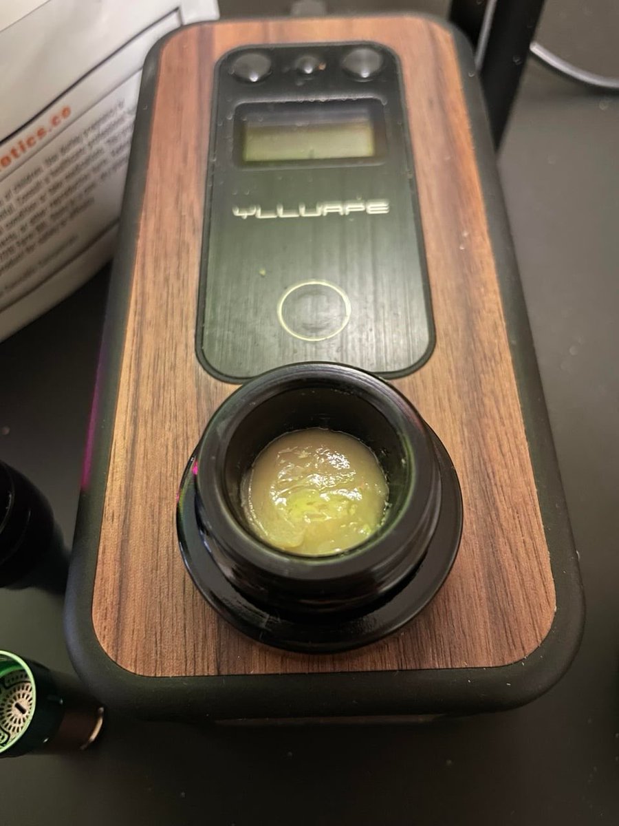 Exoticgasoline's tweet photo. Mad Honey & Banana OG
#lenatheplug #Bostonplug https://t.co/W2O2xd1gpF