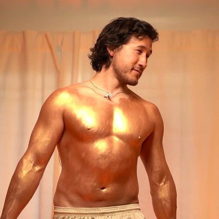 _LOVERiplier_'s tweet photo. copying markiplier i see smh https://t.co/3tZQaERiTp