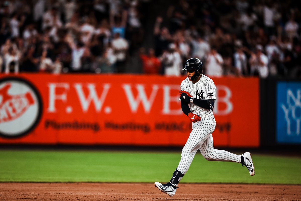 Yankees's tweet photo. A moment he’ll never forget. 

#RepBX https://t.co/X6XpwXlKUL