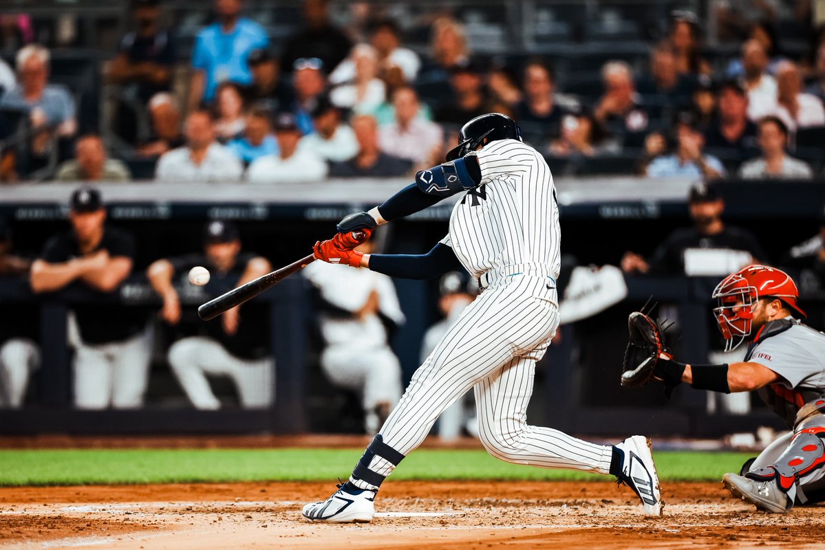 Yankees's tweet photo. A moment he’ll never forget. 

#RepBX https://t.co/X6XpwXlKUL