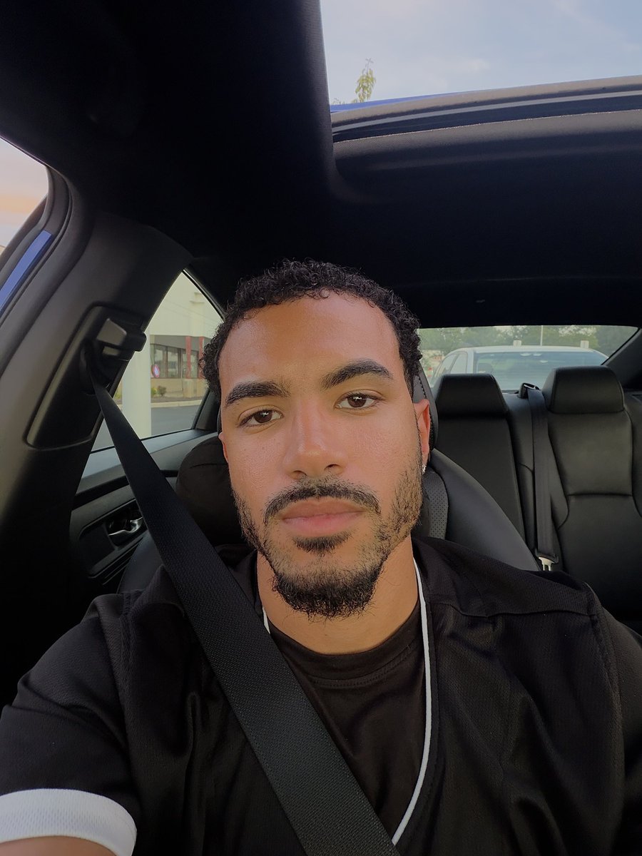 Antoleco's tweet photo. Beard coming off in 2 days :( https://t.co/sDJweXUX36