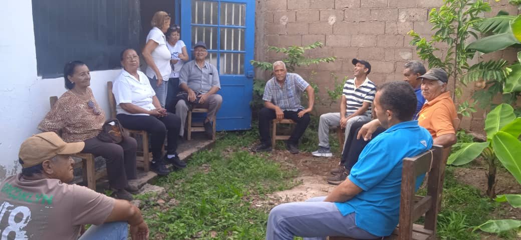 Adguarico's tweet photo. SAN JOSÉ DE GUARIBE. GUÁRICO... El Comité Ejecutivo Municipal implementando el trabajo en coordinación con los lineamientos del Plan Nacional de Activismo Político y las características de la acción política local. Avanzamos hacia una Venezuela libre y democrática... https://t.co/resLtX9ak5
