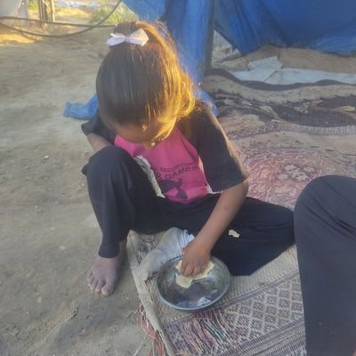 OliveCommunity2's tweet photo. It is now over 1 month, closing to 2 months of stagnation for sister Rosella.

The Jummah family relies on our donations right now.

They are facing severe malnutrition, especially the children! https://t.co/ckTjt57zz4