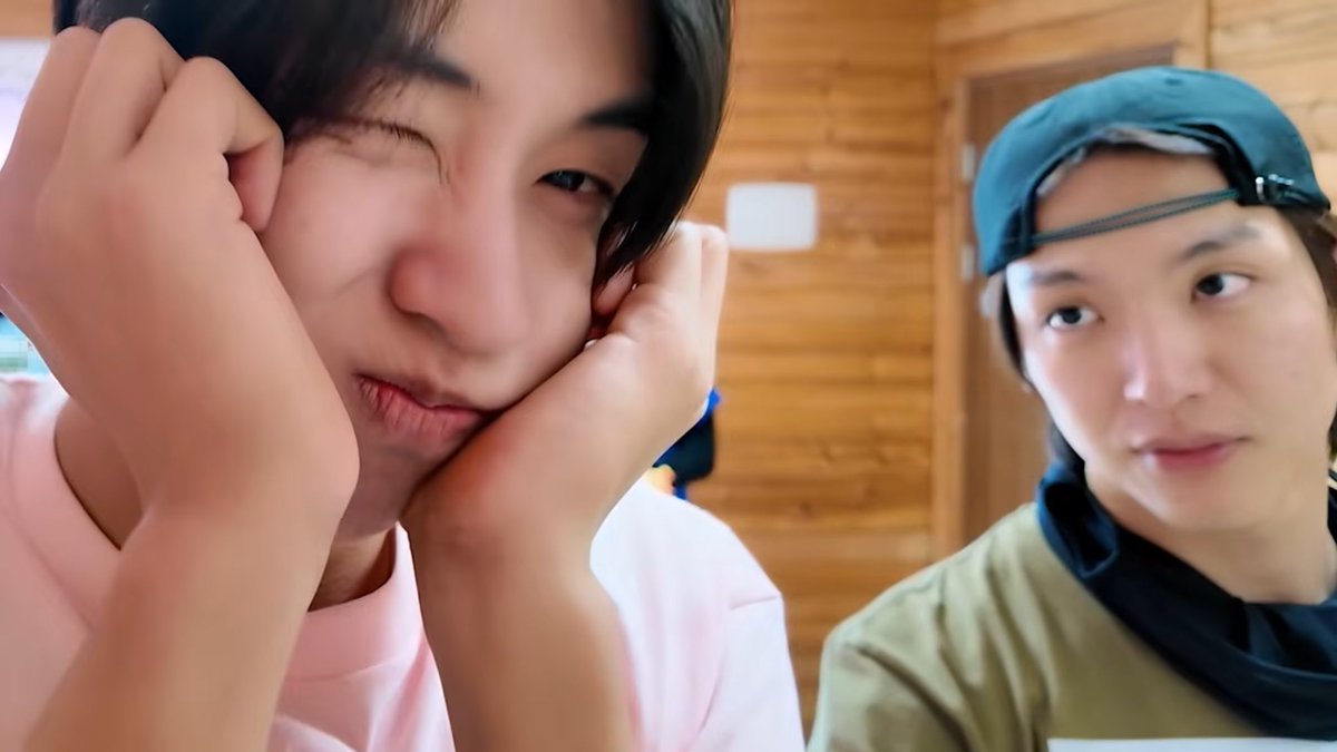 yeorm_z's tweet photo. 와개웃겨
ㅋㅋㅋㅋㅋㅋㅋㅋ https://t.co/HD9R4o0xz9