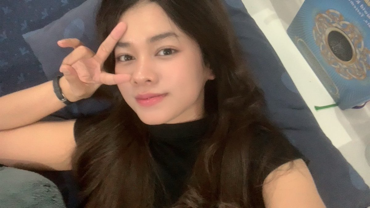 ssenserii's tweet photo. drop unreleased photo

jadi kangen rambut panjang https://t.co/V6zgDaz2QW