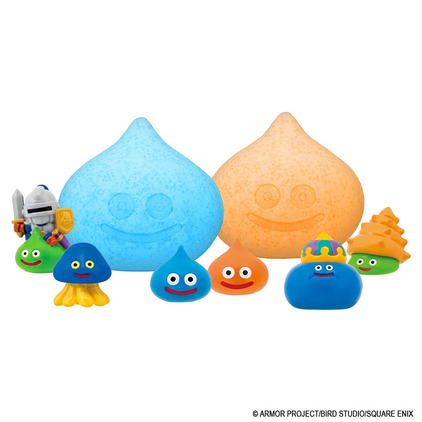 SQEX_eSTORE's tweet photo. 【再受注開始】『#ドラゴンクエスト　バスボール　～スライムの仲間たち編～　12個入りBOX』が再登場！
お風呂で遊べるバスボール。スライムの形の入浴剤からモンスターフィギュアが出てきます。「スライムナイト」「ホイミスライム」がラインナップ。単品販売もございます。
https://t.co/tRySWhhBbF https://t.co/Qty19MC8TY
