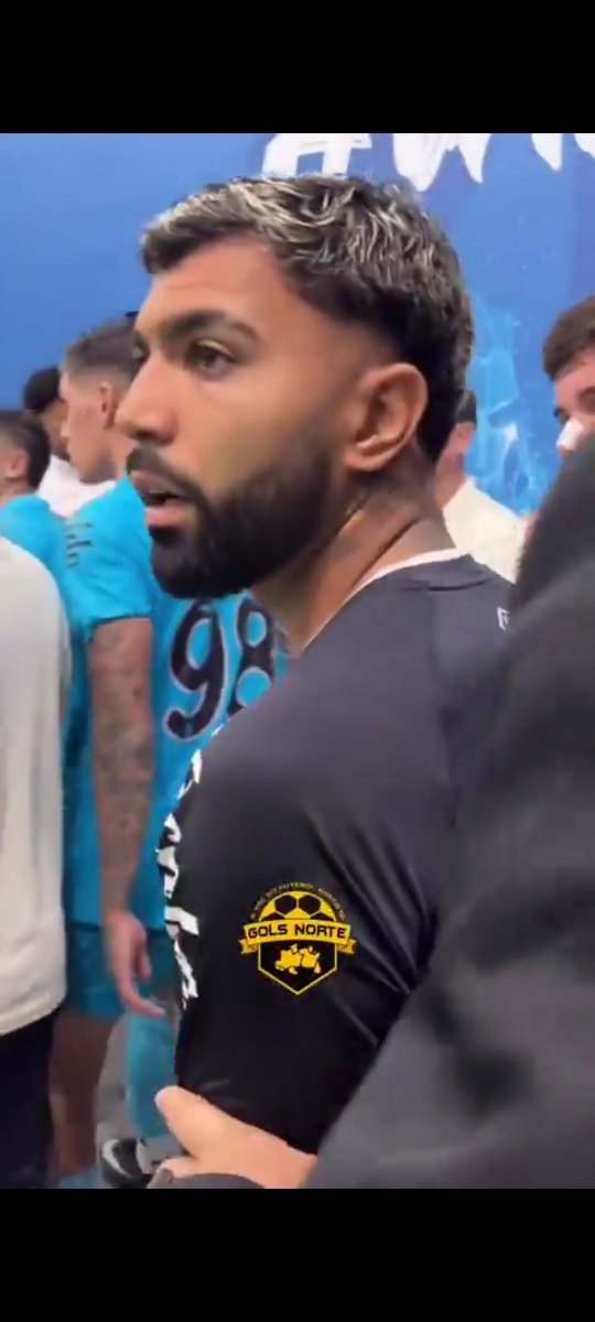 YoranLenner's tweet photo. @golsdobrasil1 O Gabigol sabendo que está presenciando a história https://t.co/oxJOpcRqEh