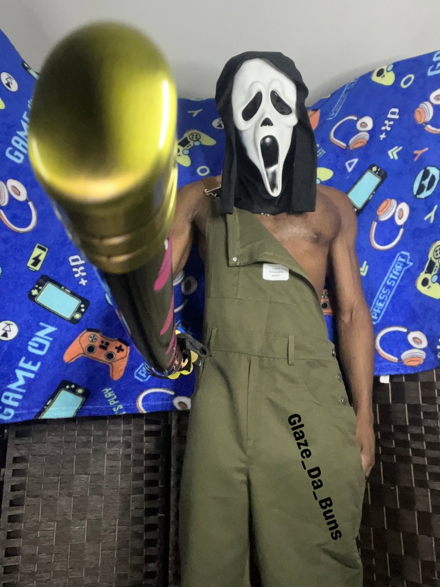 Glaze1995's tweet photo. Ghostface cosplay (My Version) Pt.2

#Ghostface
#Cosplay
#Chocolateman
#MyVersion
#Fashion https://t.co/ftjDrU1PeQ