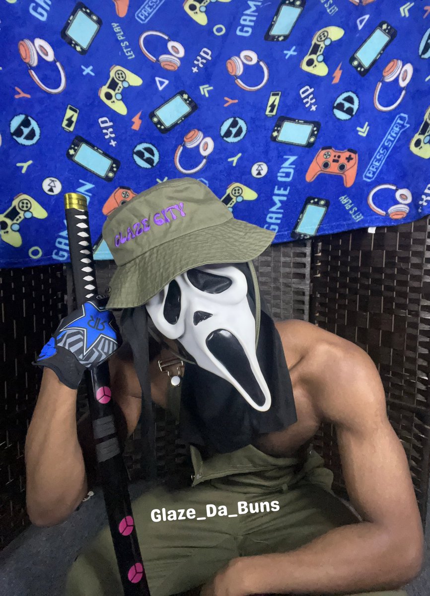 Glaze1995's tweet photo. Ghostface cosplay (My Version) Pt.2

#Ghostface
#Cosplay
#Chocolateman
#MyVersion
#Fashion https://t.co/ftjDrU1PeQ