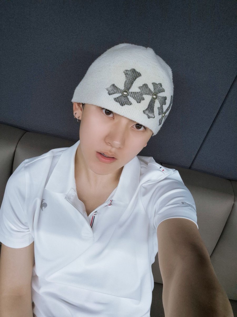 zzange_916's tweet photo. 르꼬끄 오피셜 언제 떠 아 알겠다고요 https://t.co/1872dHZ64Q