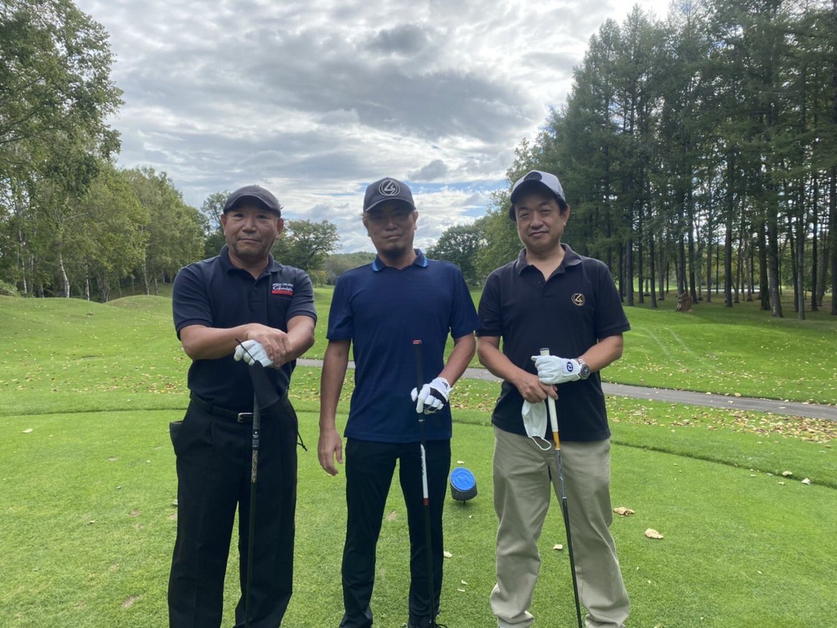 fz10701's tweet photo. 熊本地震チャリティとして各ロックバンドによるゴルフコンペを開催したら凄い金額が集まりそう

ファンはアーティストの普段見られないゴルフ姿を間近で見られるし、演者側はプレーするだけ

ファンの年齢層も高いからチケットやグッズが高くても喜んで買う

これを機にゴルフを始める人もいるかも https://t.co/qiCjx6bshQ
