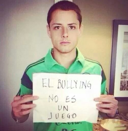 Danielitauwuwuw's tweet photo. se me doblo el pie enfrente de todos... https://t.co/EhCnfCELgu