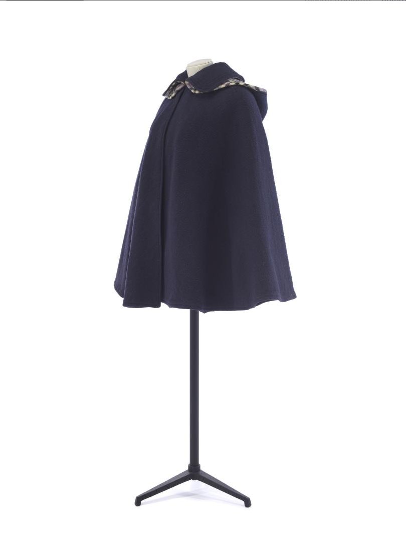 plummie9's tweet photo. French

Sweet Hooded Golfing Cape, 1898-1900

Double-sided wool, wool Scottish tartan,.
Button engraved wth a golf club, golf ball &amp; laurel wreath. It has a Medici collar and a little pocket for a golf ball. Possibly 🙃

@PalaisGalliera 
#FashionHistory https://t.co/Dbcesn96KP