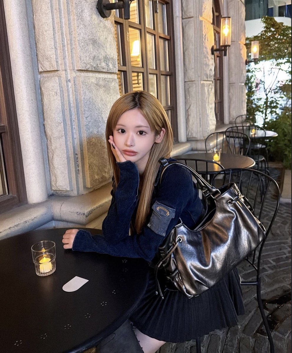 yunhvlic's tweet photo. apparently it’s been confirmed that she passed away
this is so heartbreaking and disturbing, may this angel rest in peace 🕊️❤️ https://t.co/IfJGcr1lSw
