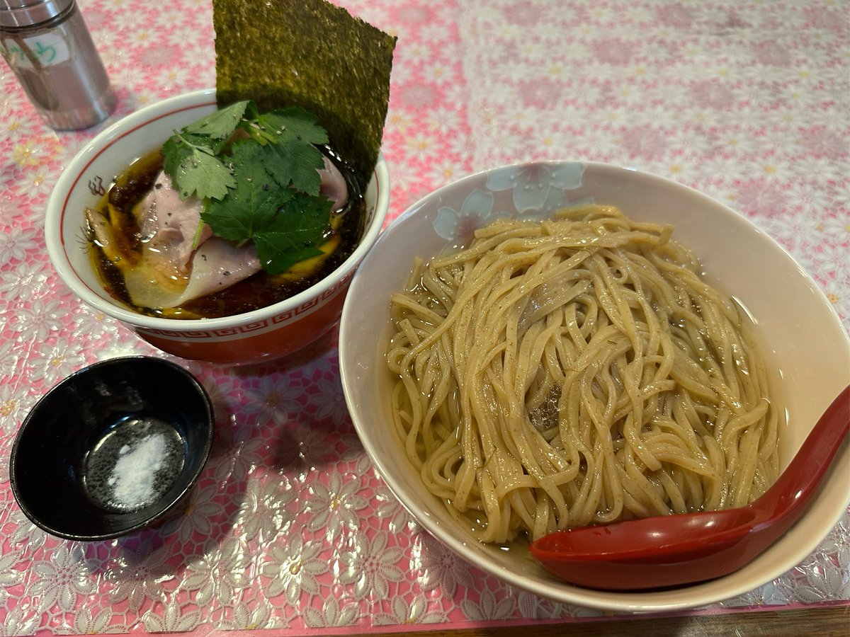 nazonototoro's tweet photo. らーめん凛々の昆布水つけめぇーーーんうまい！美味い https://t.co/99qoemNKjV