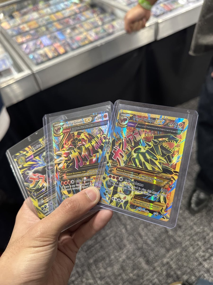 ziyaadabdel's tweet photo. 🚨🚨🚨
MASSIVE XY ERA GIVEAWAY

Handing over this insane trio, including the Shiny Gold Primal Groudon EX.

Trio value~$220 – $275 USD.

Like, RT, Comment &amp; Follow to enter to win ALL 3.

Winner picked soon, turn notis on.⏰ https://t.co/1dOPGkK074