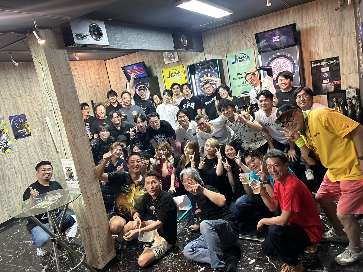 AUTOBOY_71's tweet photo. 8月5日
本日も元気に営業しております✨

先日の新庄雅浩バースデーハウスにご参加頂いた皆様、ありがとうございました‼️
#ハウストーナメント #ダーツ #新松戸 https://t.co/xS3qrHlLR0