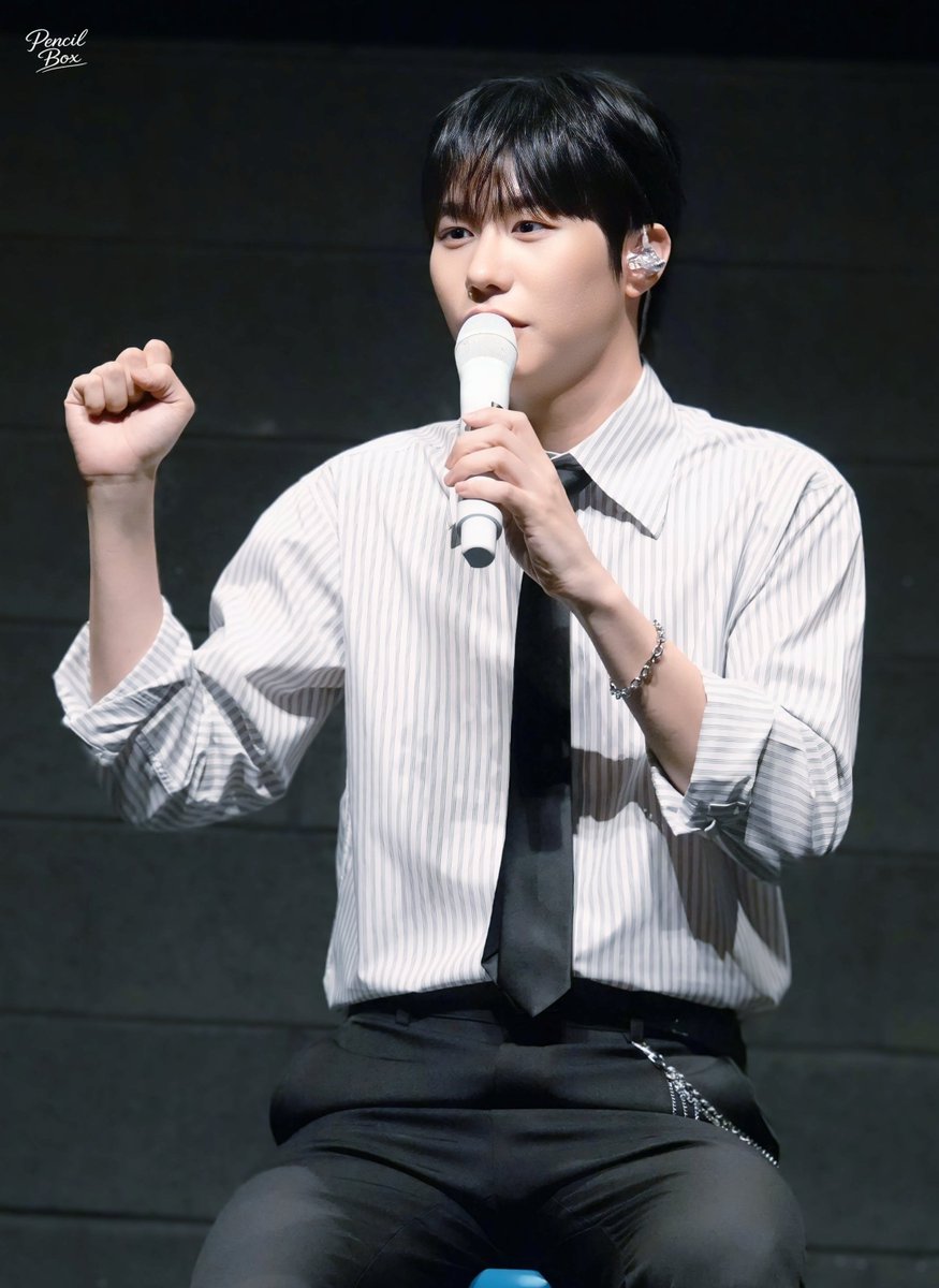 AlicePencilBox's tweet photo. 260725 강승식 토크 콘서트 2부

🩵💙

#강승식 #승식 #KangSeungSik https://t.co/XCv9q5e8Au