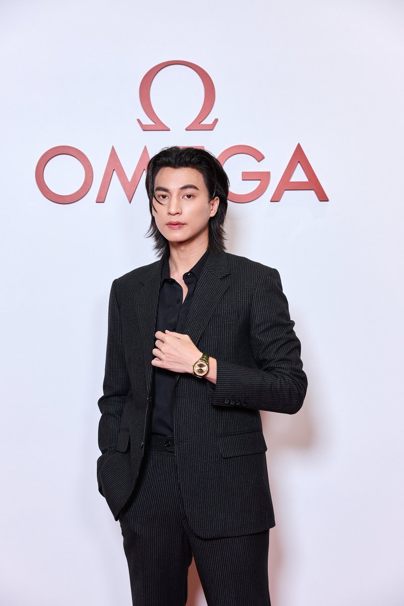 TripleclickTH's tweet photo. กลัฟ–คณาวุฒิ ไตรพิพัฒนพงษ์ #GulfKanawut ร่วมเผยเสน่ห์ของเรือนเวลา OMEGA โดยเลือกสวม Constellation Observatory ขนาด 39.4 มม. ในวัสดุ Moonshine™ Gold จับคู่กับสายหนังแอลลิเกเตอร์ 

#Constellation https://t.co/Iy7AbuD1fT