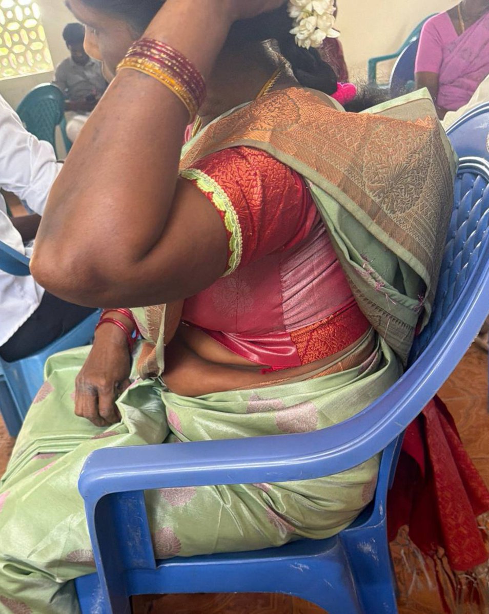 Binthux's tweet photo. Aunty epdi irukka 🥵 https://t.co/suywlKmbgJ