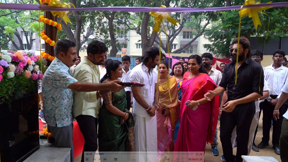 DhanushFanzTeam's tweet photo. Thalaivar @dhanushkraja builds a new 3-storey “DHANUSH BLOCK” at his alma mater, Thai Sathya School, Saligramam, fully funded by him! ❤️

A true legend who gives back to education! 🔥

#Dhanush #ThalaivarDhanush https://t.co/KJJXu1urPg