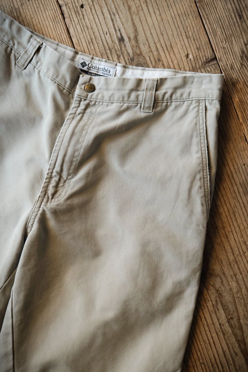 38CLOTHING's tweet photo. "Columbia Cotton Shorts"

使い勝手の良いカラーリングに
丈感も程良く長めで、汎用性抜群なShots

タフなコットン素材に
ツールポケット等程良いワーク感もまた◎

膝下丈で探されていた方は是非是非〜

peace
keisuke https://t.co/PHUzX7jPSJ