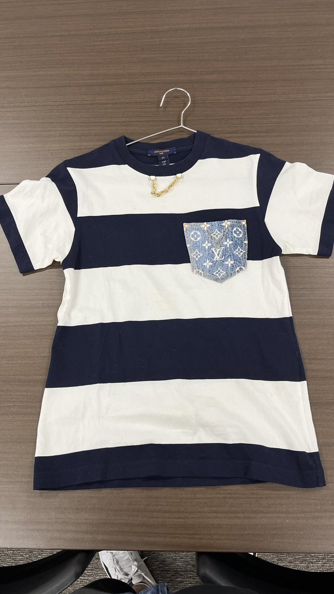 ok_Auction's tweet photo. ✨商品紹介✨

ルイヴィトン　Tシャツ
セリーヌ　セットアップ
プラダ　ダウン
カナダグース　ナイロンジャケット https://t.co/nAz7Ui1TiH