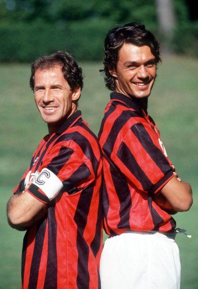 AloBrasil1974's tweet photo. Il nostro Milan ❤️🖤 https://t.co/JDIvWXriO1