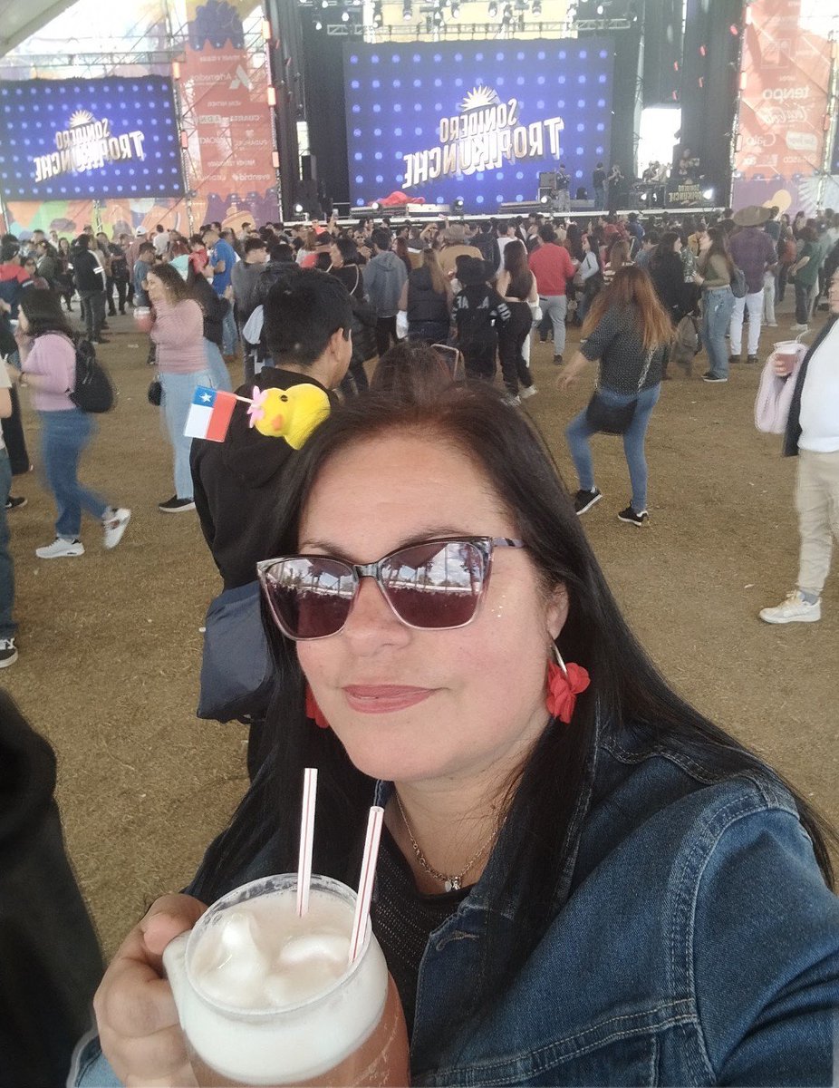 _clau_andre77_'s tweet photo. Está foto se responde con lentes oscuros 😎 https://t.co/Rl3WghoLkm