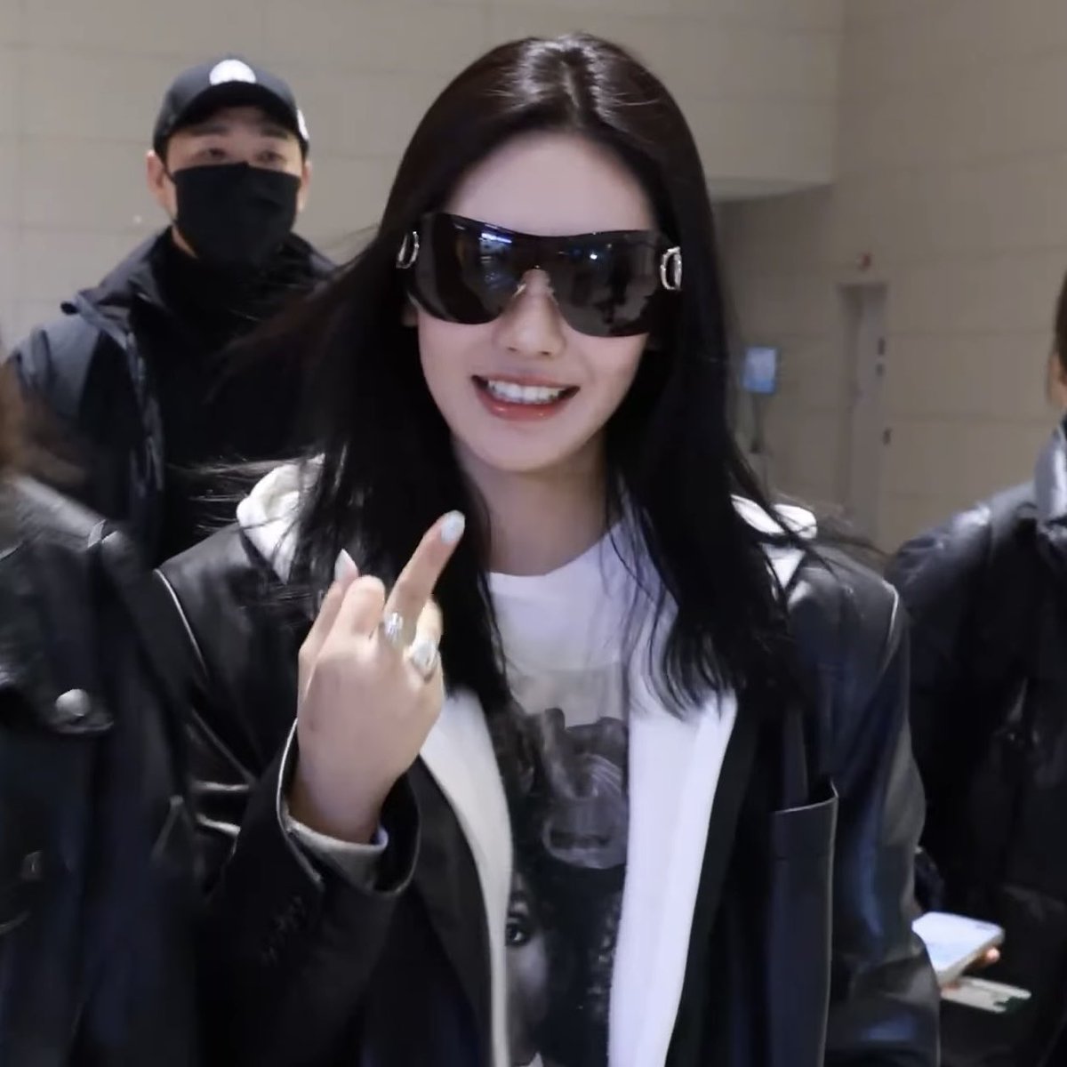 _sbase_'s tweet photo. 🖕😜🖕 https://t.co/lCnLm0pMMs
