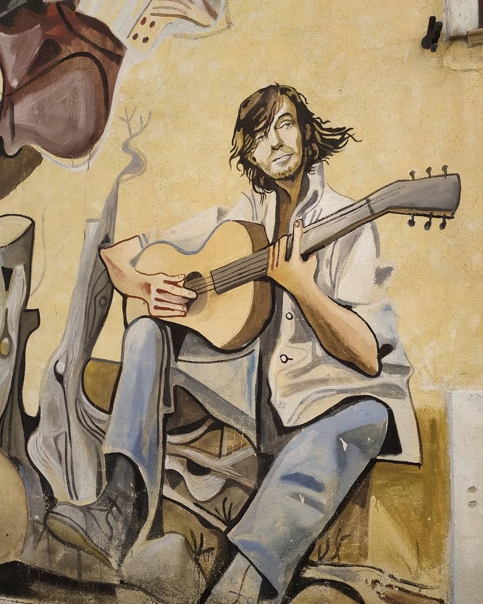 AutunnoBarbagia's tweet photo. Terra di artisti #Orgosolo rivela uno spirito vivace ed un profondo legame con le sue radici. Il centro storico è caratterizzato da case in pietra arricchite dai famosi #murales. Vi aspettiamo il 17-18 ottobre! https://t.co/2G63N2zWDR 📷 @ajoinpullman #AutunnoinBarbagia26 https://t.co/yGFFvx5Oyt