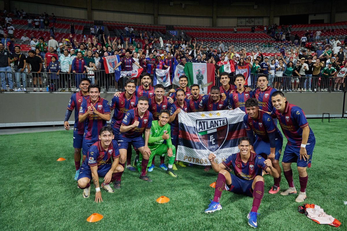 Atlante's tweet photo. ¡EL ATLANTE FC DE MÉXICO!

EL EQUIPO DEL PUEBLO 🔵🔴

#LesGusteONoLesGuste https://t.co/4R1gkq1hdQ