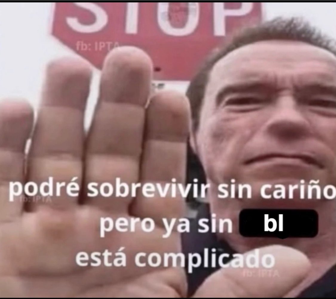NicolCi15's tweet photo. Los únicos hombres q no me abandonan son mi papá, mi gay y los de ficción https://t.co/w2252G4lBR