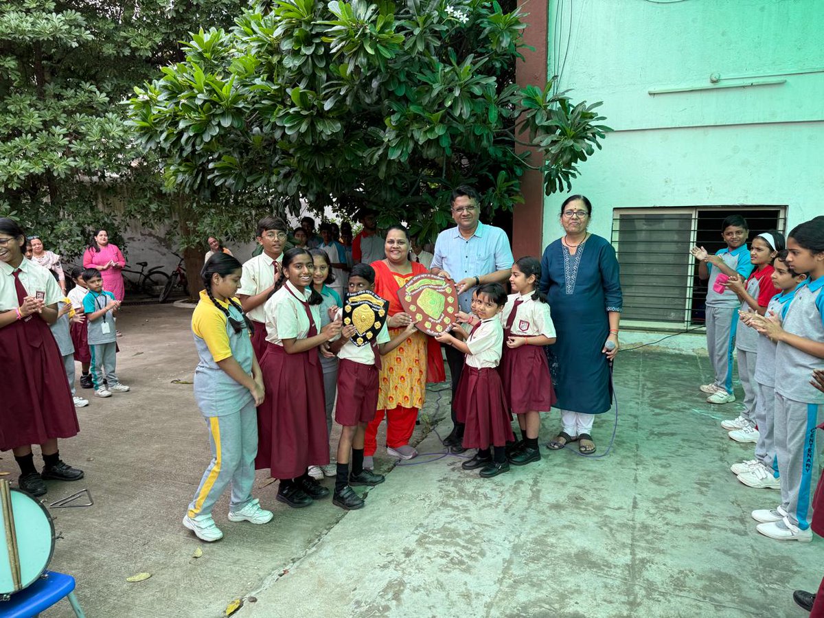 SBESCS_SCHOOL's tweet photo. डॉक्टर देसरडा पब्लिक स्कूल आयोजित संस्कृत वक्तृत्व स्पर्धेत एसबीईएस सेंटेनरी स्कूलच्या विद्यार्थ्यांचे घवघवीत यश https://t.co/oVaswiGgK4