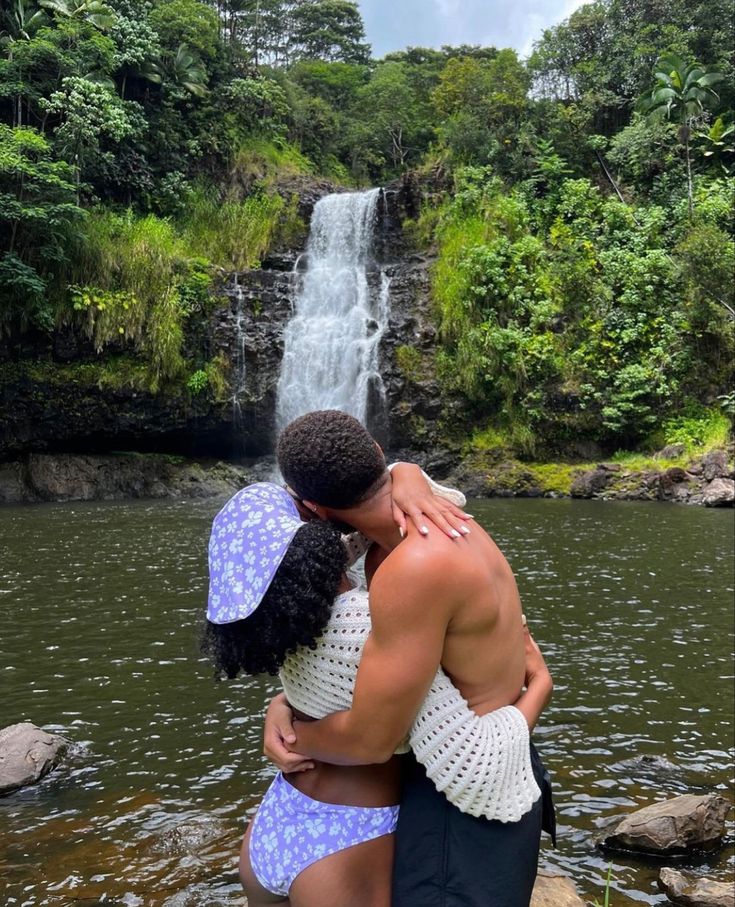 Anyabeast's tweet photo. 🚨 Michael B. Jordan love tory 🩷

2021 — 🇺🇸 Lori Harvey
2022 — 🇬🇧 Amber Jepson
2023 — 🇺🇸 Amber Jepson
2024 — 🇺🇸 Delilah Belle Hamlin
2025 — 🇺🇸 Taylor Russell
2026 — 🇺🇸 Violet M.… love https://t.co/X6r0xd15Xq