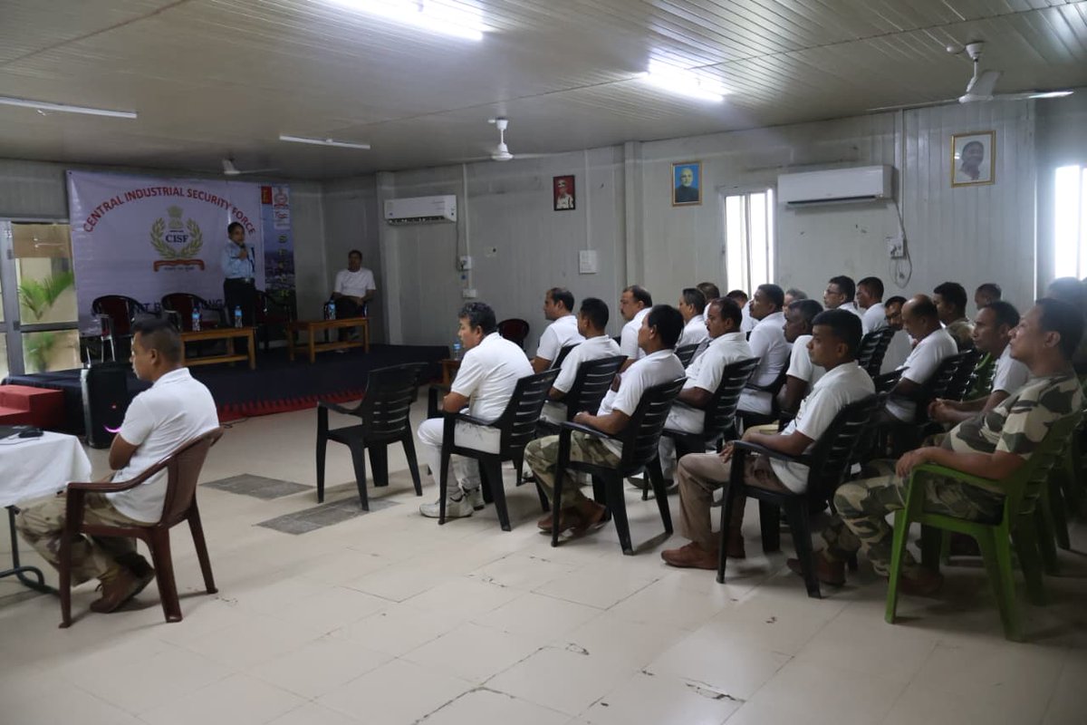 CISFNORTHEAST's tweet photo. Road Safety Awareness at CISF Unit BgTPP Bongaigaon
In collaboration with DTO, Kokrajhar, CISF personnel were sensitised on traffic rules, safe driving and accident prevention.
#Drive_safe #Save_Lives
#CISF #ShieldOfSecurity
@HMOIndia @PIB_India @CISFHQrs @ntpclimited https://t.co/08Gq3FvlI7