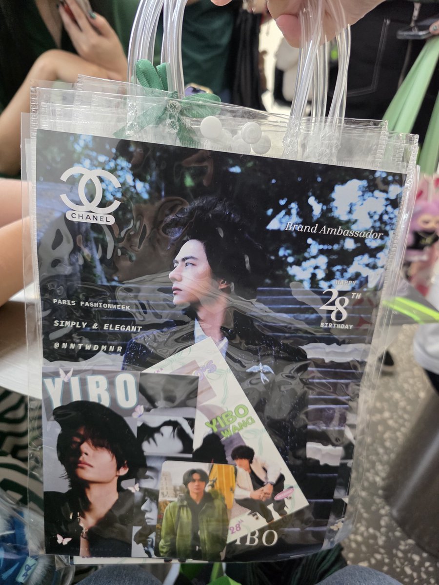nntwdmnr's tweet photo. อยู่ชั้น2งับ มีจำนวนไม่เยอะ มีของปีที่แล้วมาด้วยนี้สสสนึง ใครจะรับด้วยแจ้งได้จ้าา

>ทำตาม*กติกา*แล้วมารับได้เลย~

#WYB85MiniArea_YIBO https://t.co/bo4xGdxNd4