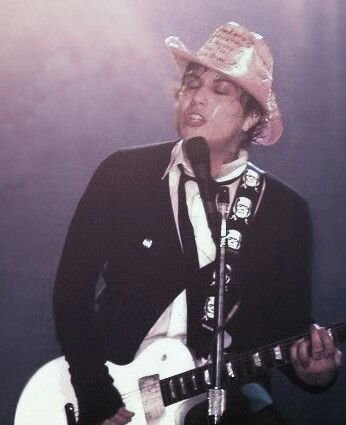 s0mn0lentt's tweet photo. oh god, pink cowboy frank💘 https://t.co/BAIgNUjTc8