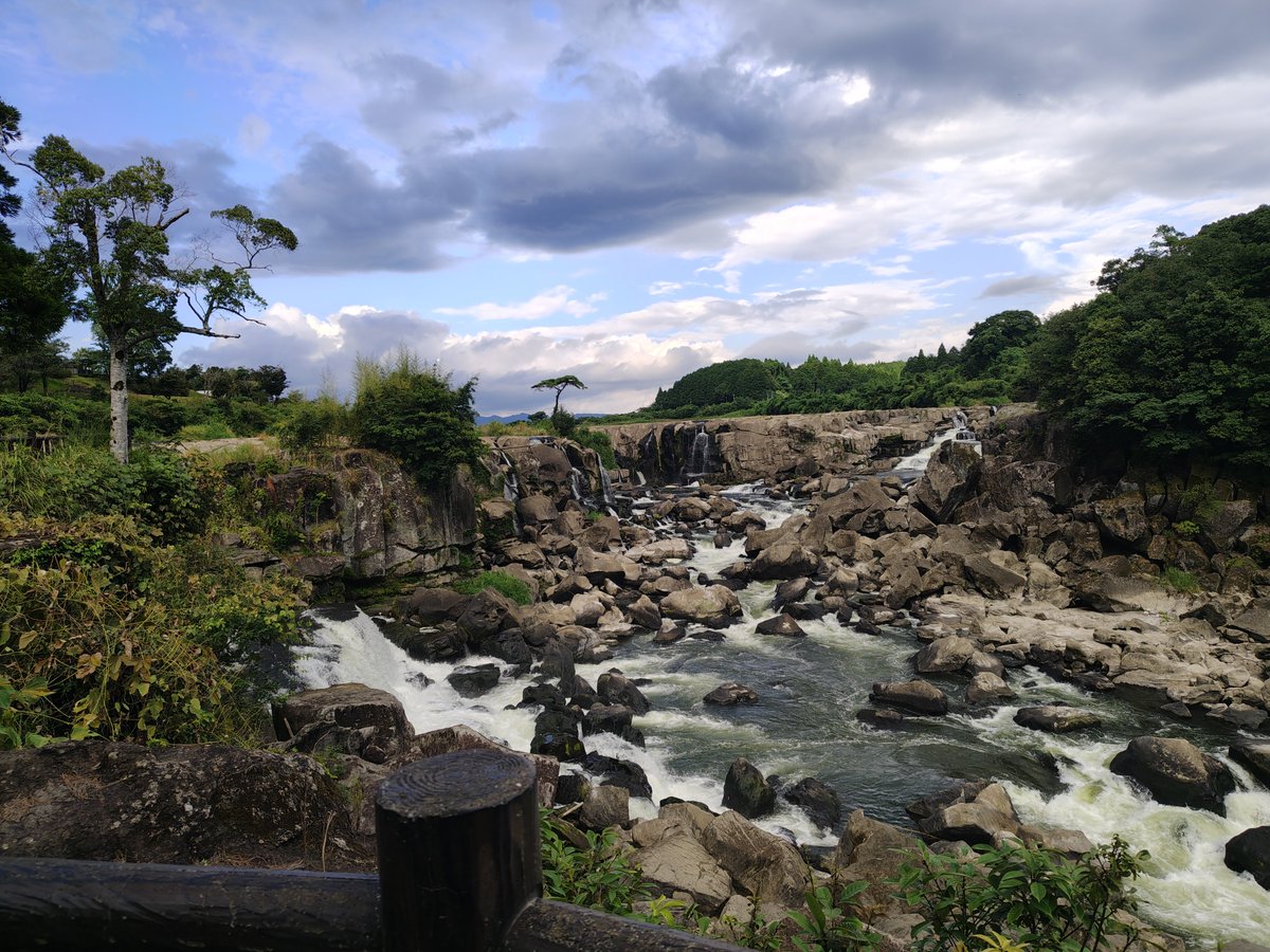 tetsu0915's tweet photo. 東洋のナイアガラこと曽木の滝さん
だけど水量がイマイチだった
来週だったら凄かったやろうなあ https://t.co/BIqWurXwx0