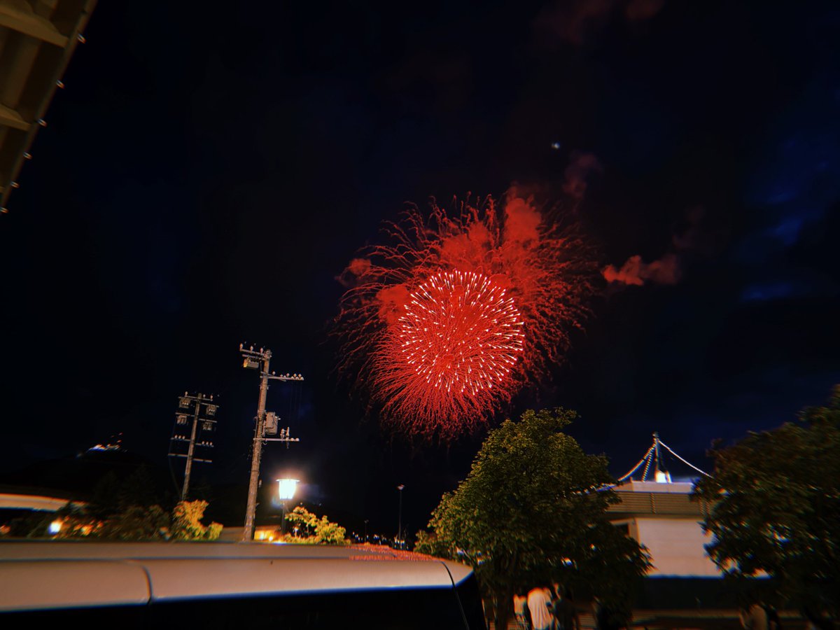 ken092600's tweet photo. 〜7〜

花火と夜景と動物園...🎇🌃🦁🟡 https://t.co/qXzayKnwZA