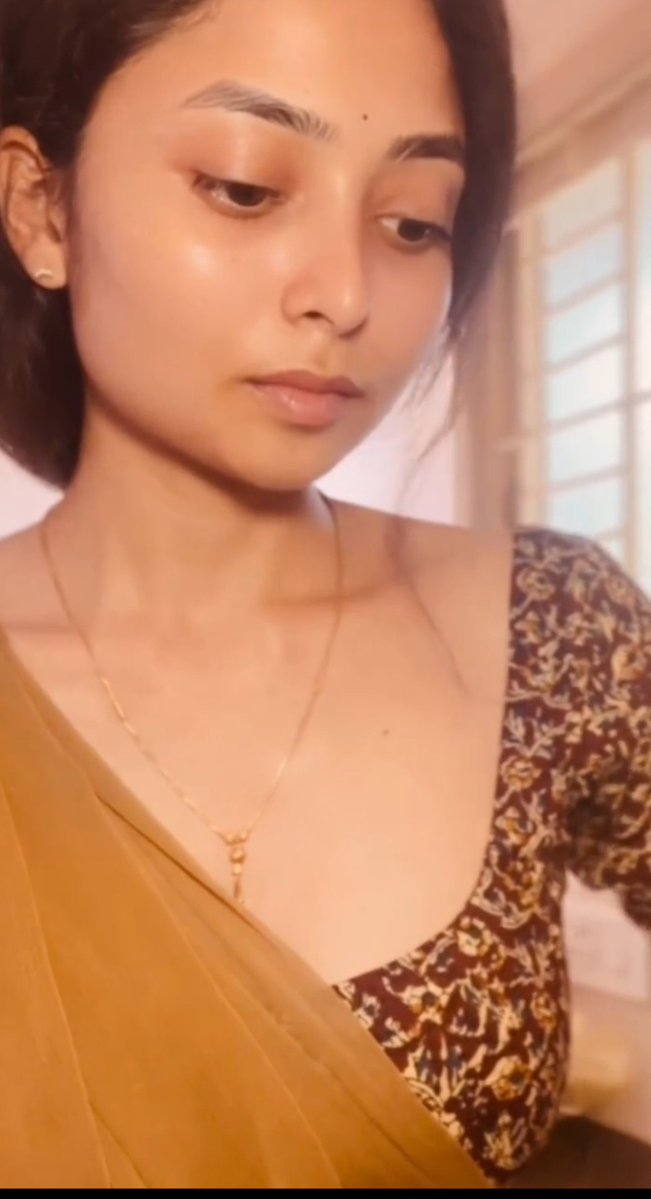 VVeevm's tweet photo. My Recent crush 🥰
#jyothsna https://t.co/aFkUNcC2cr