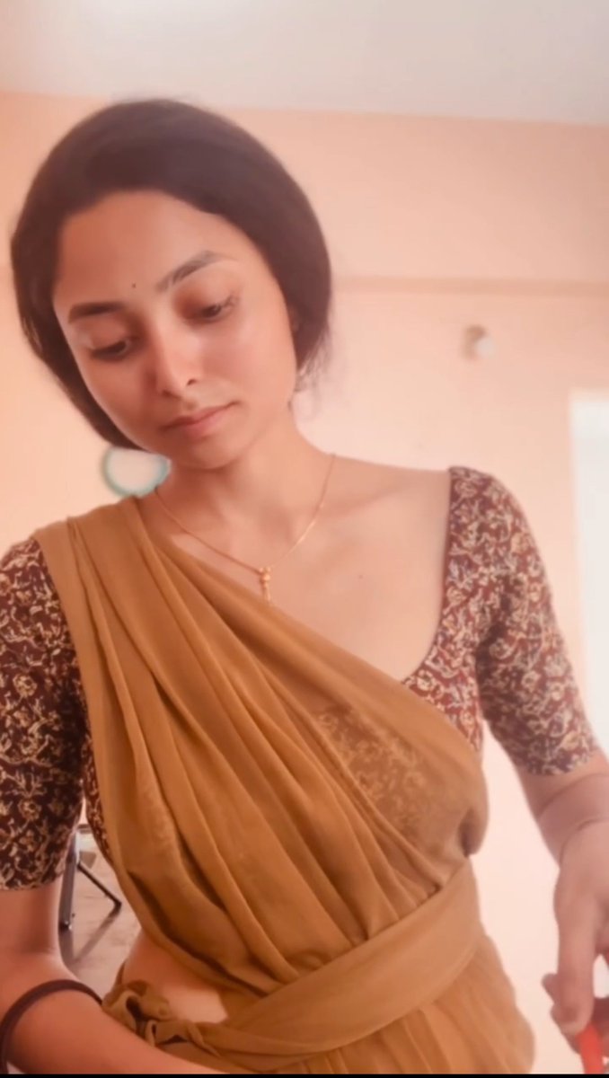 VVeevm's tweet photo. My Recent crush 🥰
#jyothsna https://t.co/aFkUNcC2cr