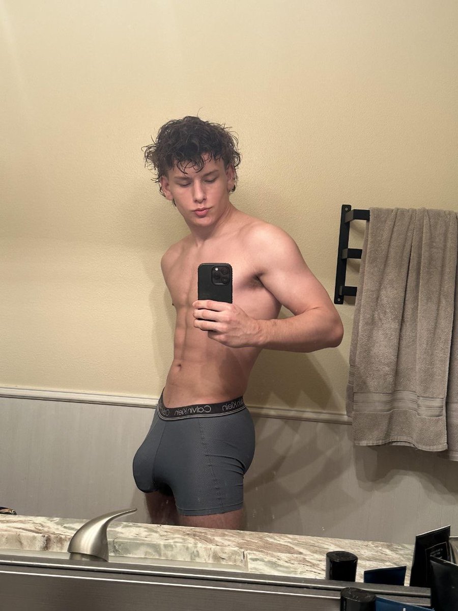 Davidsonsqs's tweet photo. HMU for files and premium access don’t be shy 😍💯💯
https://t.co/pRwDBCCta6 https://t.co/k76pN1DVJP