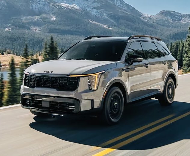 AutomobeIN's tweet photo. Kia Sorento Hybrid coming to India

- Launch on Sep 4
- 1.6L turbo-petrol Hybrid &amp; 2.2L Diesel options

🇮🇳 Expected price: ₹ 40 lakh

#Kia #Sorento  #HybridSUV https://t.co/ZBs62gaSdv