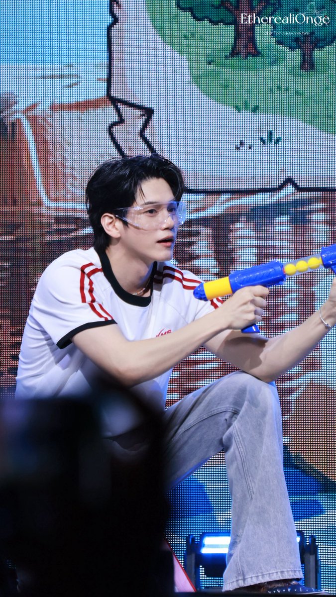 lustrew1's tweet photo. 260725 Let’s go ONG

shoot me！🔫

#ONGSEONGWU #옹성우 #องซองอู https://t.co/ALOKWlo8t3