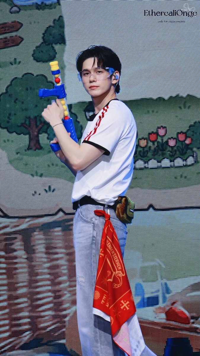 lustrew1's tweet photo. 260725 Let’s go ONG

shoot me！🔫

#ONGSEONGWU #옹성우 #องซองอู https://t.co/ALOKWlo8t3