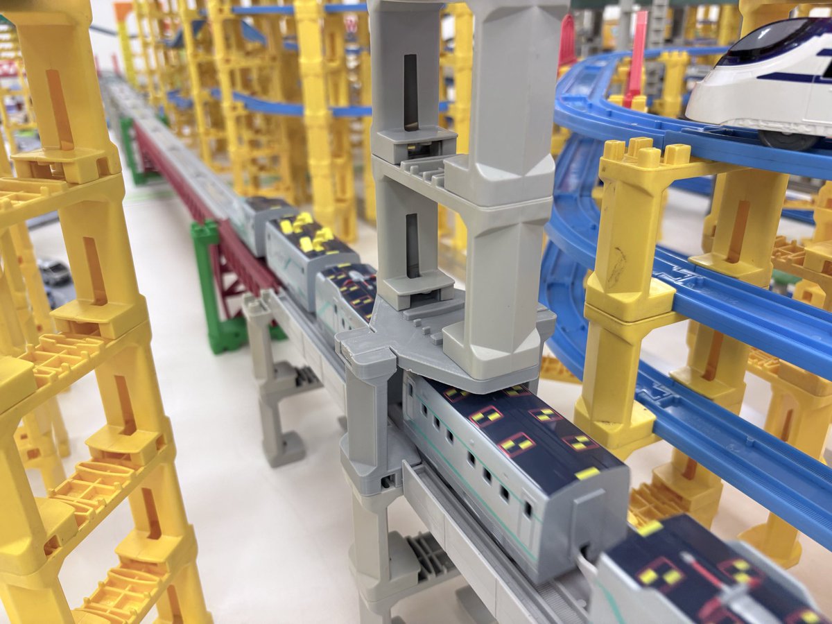 plarail2010's tweet photo. 作っておいて良かった3Dプリンタ作品。
・複線ミニ橋脚
・1/2高架直線
・十字橋脚
・空中回廊補強部品
#イトーヨーカドー能見台店
#プラレール
#鈴鹿電池鉄道
#プラノイド
#3Dプリンタ https://t.co/K60VfLCSzH